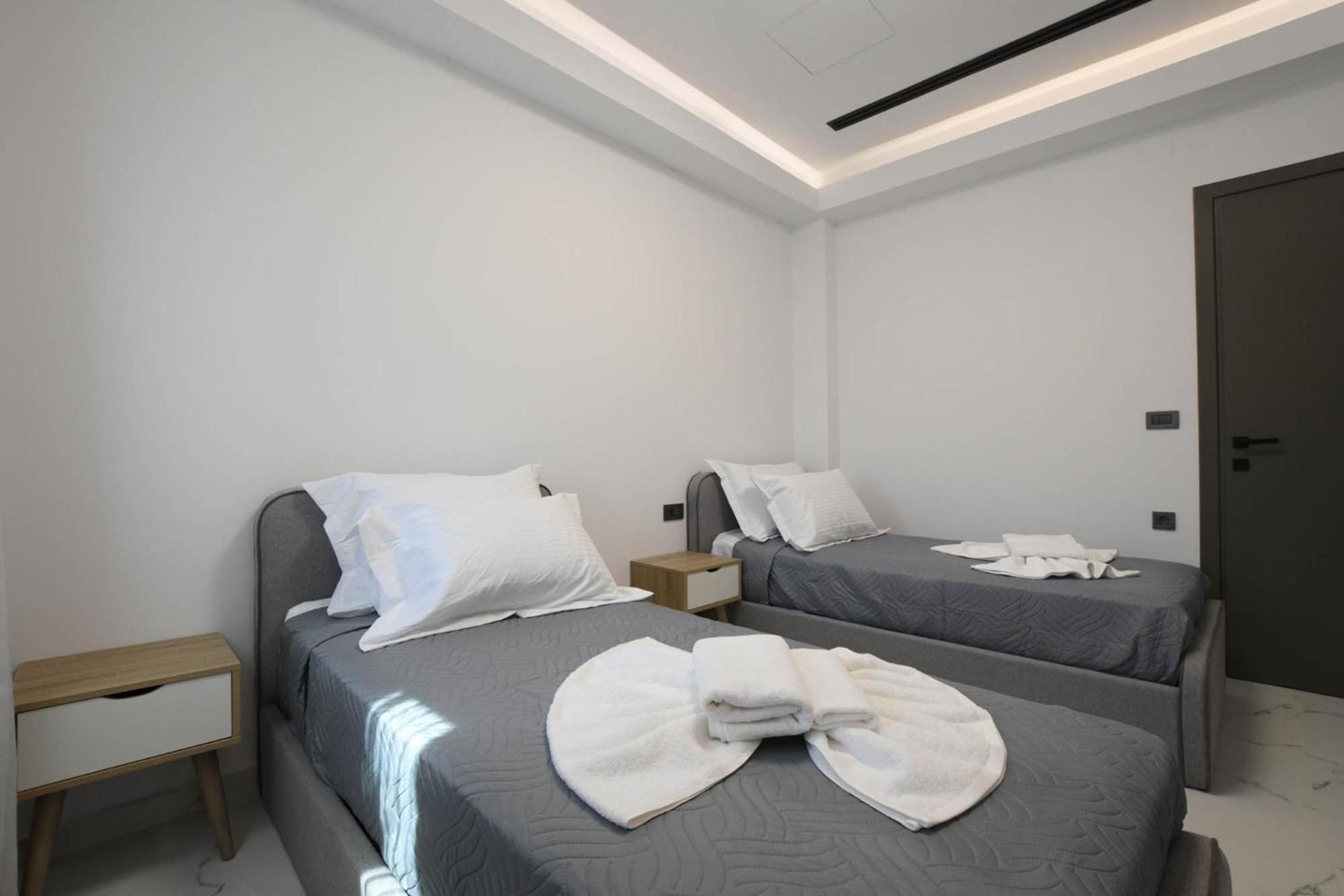 Orion Eco Suites Karteros Bilik gambar