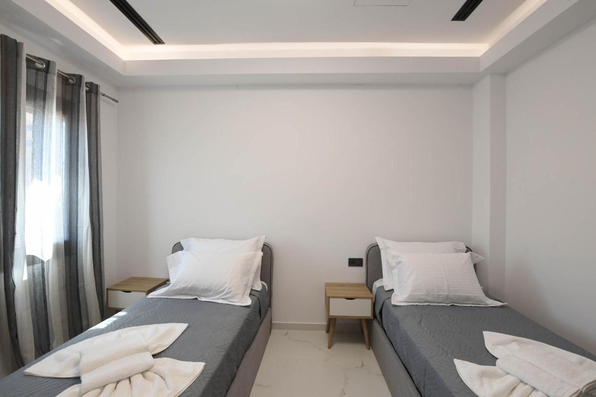 Orion Eco Suites Karteros Bilik gambar